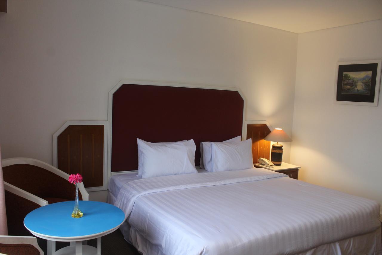 Arnava Hotel Senen Jacarta Exterior foto