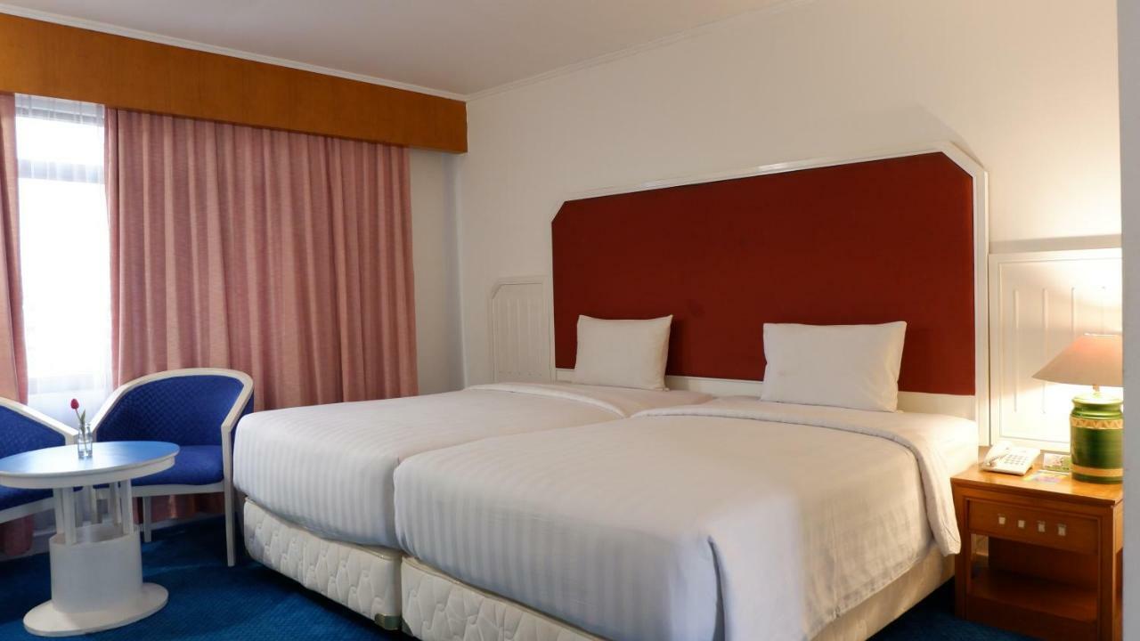Arnava Hotel Senen Jacarta Exterior foto