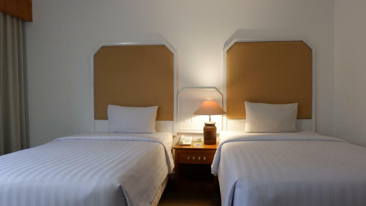 Arnava Hotel Senen Jacarta Exterior foto