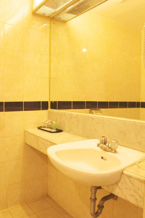 Arnava Hotel Senen Jacarta Exterior foto
